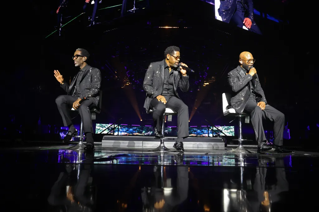 Boyz II Men on stage